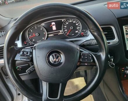 Серый Фольксваген Туарег, объемом двигателя 3 л и пробегом 310 тыс. км за 18500 $, фото 29 на Automoto.ua