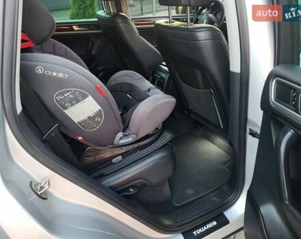 Серый Фольксваген Туарег, объемом двигателя 3 л и пробегом 310 тыс. км за 18500 $, фото 15 на Automoto.ua