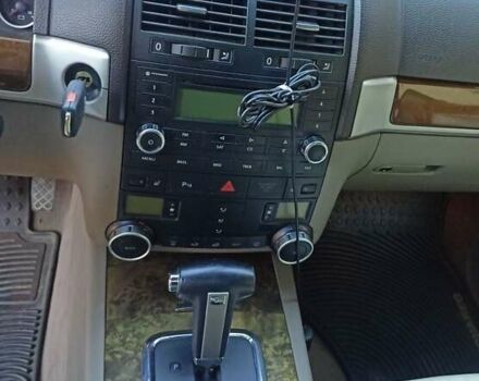 Серый Фольксваген Туарег, объемом двигателя 2.97 л и пробегом 301 тыс. км за 13500 $, фото 20 на Automoto.ua