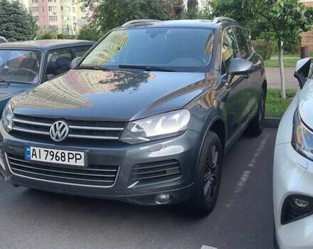 Серый Фольксваген Туарег, объемом двигателя 3.6 л и пробегом 300 тыс. км за 13500 $, фото 4 на Automoto.ua