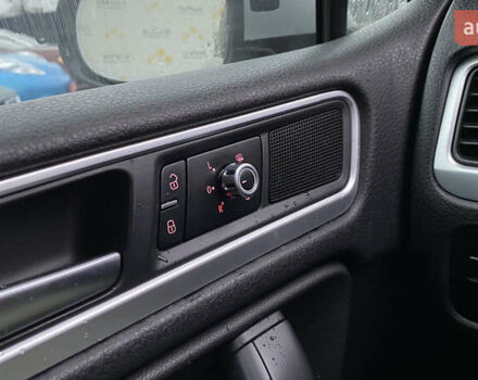 Серый Фольксваген Туарег, объемом двигателя 2.97 л и пробегом 311 тыс. км за 17300 $, фото 107 на Automoto.ua