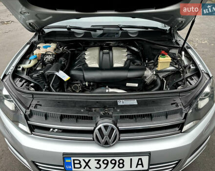 Сірий Фольксваген Туарег, об'ємом двигуна 2.97 л та пробігом 318 тис. км за 17600 $, фото 25 на Automoto.ua