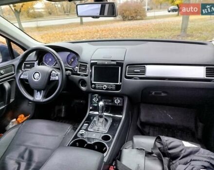 Сірий Фольксваген Туарег, об'ємом двигуна 3 л та пробігом 250 тис. км за 14500 $, фото 5 на Automoto.ua