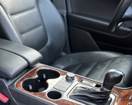 Сірий Фольксваген Туарег, об'ємом двигуна 3 л та пробігом 222 тис. км за 17000 $, фото 7 на Automoto.ua