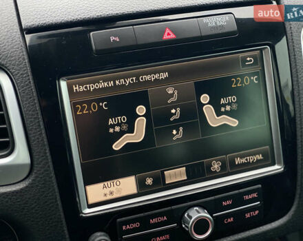 Серый Фольксваген Туарег, объемом двигателя 2.97 л и пробегом 311 тыс. км за 17300 $, фото 85 на Automoto.ua