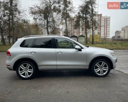Сірий Фольксваген Туарег, об'ємом двигуна 2.97 л та пробігом 288 тис. км за 17900 $, фото 1 на Automoto.ua