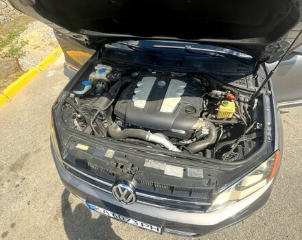 Серый Фольксваген Туарег, объемом двигателя 3 л и пробегом 239 тыс. км за 20000 $, фото 9 на Automoto.ua