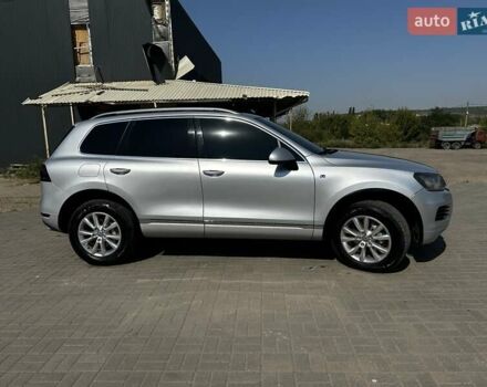 Фольксваген Туарег 2010 в Краматорске на Automoto.ua Серый Фольксваген Туарег, объемом двигателя 3 л и пробегом 310 тыс. км за 18000 $, фото 2 на Automoto.ua