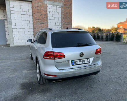 Фольксваген Туарег 2010 в Хмельницком на Automoto.ua Серый Фольксваген Туарег, объемом двигателя 2.97 л и пробегом 317 тыс. км за 15500 $, фото 10 на Automoto.ua