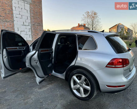 Фольксваген Туарег 2010 в Хмельницком на Automoto.ua Серый Фольксваген Туарег, объемом двигателя 2.97 л и пробегом 317 тыс. км за 15500 $, фото 50 на Automoto.ua