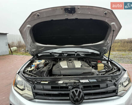 Серый Фольксваген Туарег, объемом двигателя 2.97 л и пробегом 210 тыс. км за 17499 $, фото 30 на Automoto.ua