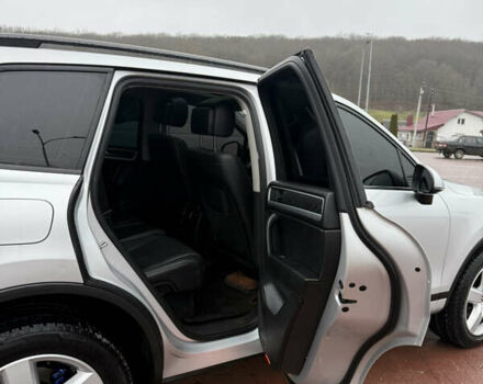 Серый Фольксваген Туарег, объемом двигателя 2.97 л и пробегом 210 тыс. км за 17499 $, фото 22 на Automoto.ua