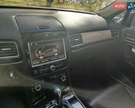 Сірий Фольксваген Туарег, об'ємом двигуна 3 л та пробігом 250 тис. км за 14500 $, фото 24 на Automoto.ua