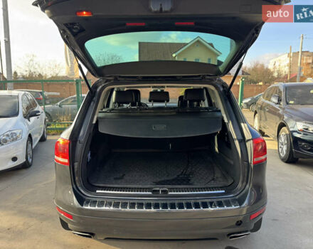 Сірий Фольксваген Туарег, об'ємом двигуна 3 л та пробігом 218 тис. км за 15700 $, фото 30 на Automoto.ua