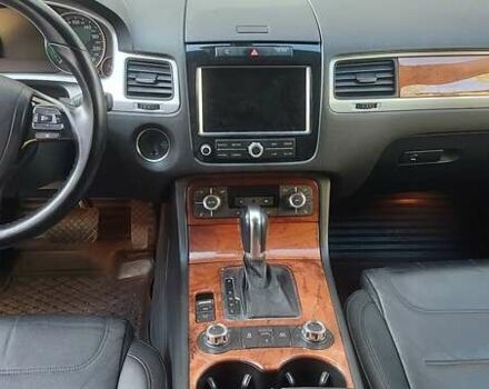 Серый Фольксваген Туарег, объемом двигателя 3.6 л и пробегом 300 тыс. км за 13500 $, фото 11 на Automoto.ua