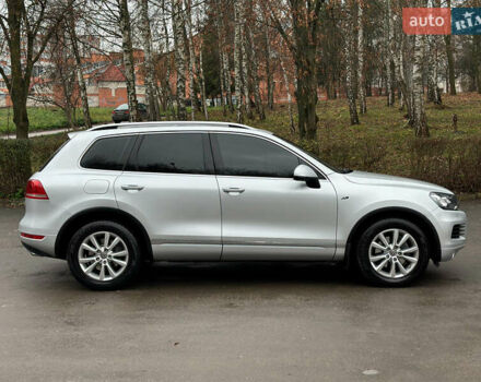 Сірий Фольксваген Туарег, об'ємом двигуна 2.97 л та пробігом 318 тис. км за 17600 $, фото 7 на Automoto.ua