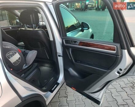 Серый Фольксваген Туарег, объемом двигателя 3 л и пробегом 310 тыс. км за 18500 $, фото 26 на Automoto.ua