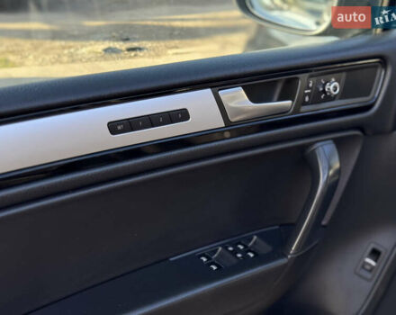 Сірий Фольксваген Туарег, об'ємом двигуна 3 л та пробігом 218 тис. км за 15700 $, фото 19 на Automoto.ua