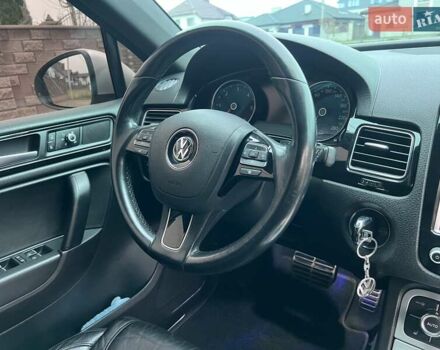 Серый Фольксваген Туарег, объемом двигателя 3 л и пробегом 298 тыс. км за 15500 $, фото 18 на Automoto.ua