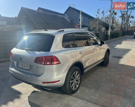 Серый Фольксваген Туарег, объемом двигателя 2.97 л и пробегом 299 тыс. км за 15500 $, фото 10 на Automoto.ua