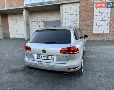 Фольксваген Туарег 2010 в Хмельницком на Automoto.ua Серый Фольксваген Туарег, объемом двигателя 2.97 л и пробегом 317 тыс. км за 15500 $, фото 29 на Automoto.ua