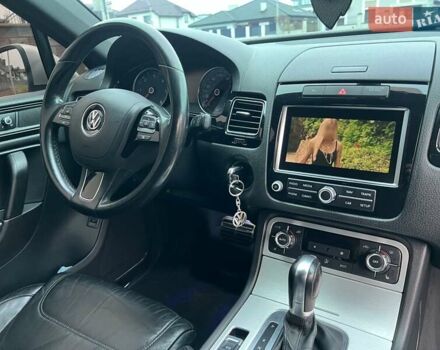 Серый Фольксваген Туарег, объемом двигателя 3 л и пробегом 298 тыс. км за 15500 $, фото 21 на Automoto.ua