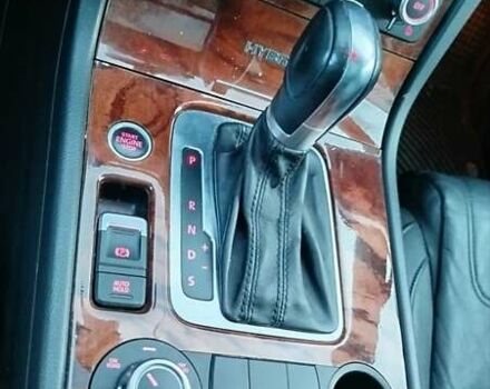 Серый Фольксваген Туарег, объемом двигателя 3 л и пробегом 259 тыс. км за 17000 $, фото 17 на Automoto.ua