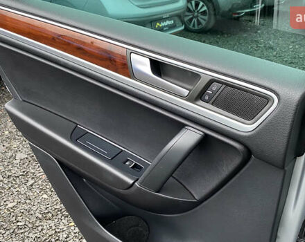 Серый Фольксваген Туарег, объемом двигателя 2.97 л и пробегом 311 тыс. км за 17300 $, фото 70 на Automoto.ua