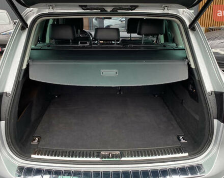 Серый Фольксваген Туарег, объемом двигателя 2.97 л и пробегом 311 тыс. км за 17300 $, фото 69 на Automoto.ua