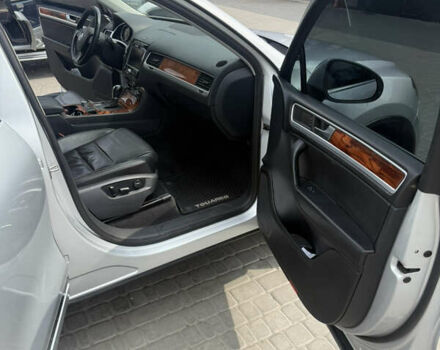 Сірий Фольксваген Туарег, об'ємом двигуна 2.97 л та пробігом 260 тис. км за 17999 $, фото 30 на Automoto.ua