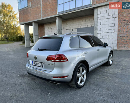 Фольксваген Туарег 2010 в Хмельницком на Automoto.ua Серый Фольксваген Туарег, объемом двигателя 2.97 л и пробегом 317 тыс. км за 15500 $, фото 11 на Automoto.ua