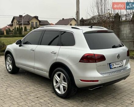 Серый Фольксваген Туарег, объемом двигателя 3 л и пробегом 298 тыс. км за 15500 $, фото 5 на Automoto.ua