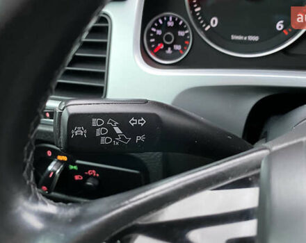 Серый Фольксваген Туарег, объемом двигателя 2.97 л и пробегом 311 тыс. км за 17300 $, фото 101 на Automoto.ua