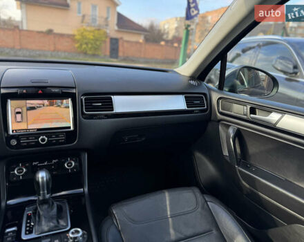 Сірий Фольксваген Туарег, об'ємом двигуна 3 л та пробігом 218 тис. км за 15700 $, фото 13 на Automoto.ua