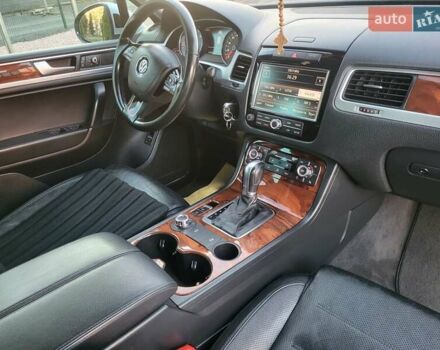 Серый Фольксваген Туарег, объемом двигателя 3 л и пробегом 310 тыс. км за 18500 $, фото 36 на Automoto.ua