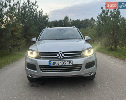 Серый Фольксваген Туарег, объемом двигателя 2.97 л и пробегом 360 тыс. км за 15300 $, фото 4 на Automoto.ua