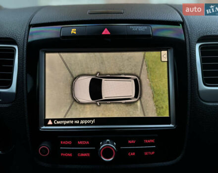 Фольксваген Туарег 2010 в Хмельницком на Automoto.ua Серый Фольксваген Туарег, объемом двигателя 2.97 л и пробегом 317 тыс. км за 15500 $, фото 49 на Automoto.ua