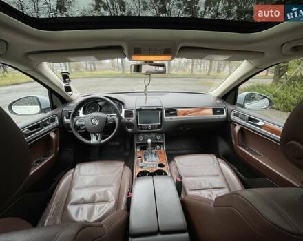 Сірий Фольксваген Туарег, об'ємом двигуна 2.97 л та пробігом 288 тис. км за 17900 $, фото 11 на Automoto.ua