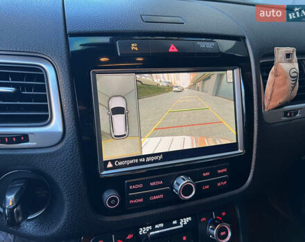 Серый Фольксваген Туарег, объемом двигателя 3 л и пробегом 317 тыс. км за 16499 $, фото 33 на Automoto.ua