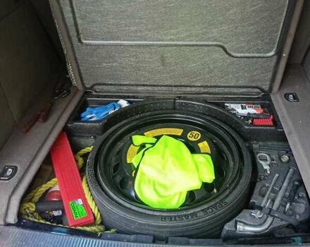 Серый Фольксваген Туарег, объемом двигателя 2.97 л и пробегом 301 тыс. км за 13500 $, фото 16 на Automoto.ua