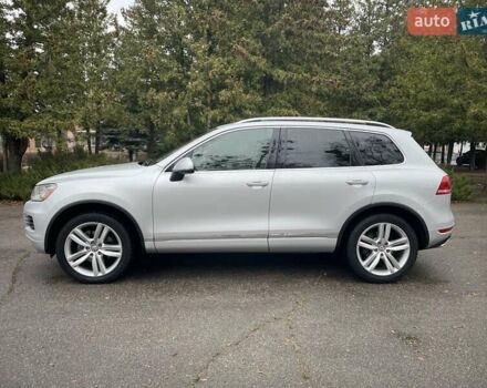 Сірий Фольксваген Туарег, об'ємом двигуна 2.97 л та пробігом 288 тис. км за 17900 $, фото 2 на Automoto.ua