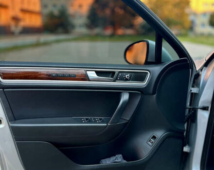 Сірий Фольксваген Туарег, об'ємом двигуна 2.97 л та пробігом 269 тис. км за 16500 $, фото 8 на Automoto.ua