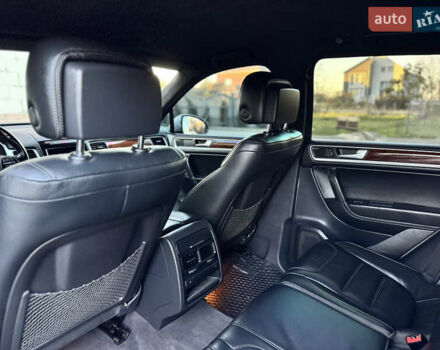 Фольксваген Туарег 2010 в Хмельницком на Automoto.ua Серый Фольксваген Туарег, объемом двигателя 2.97 л и пробегом 317 тыс. км за 15500 $, фото 56 на Automoto.ua