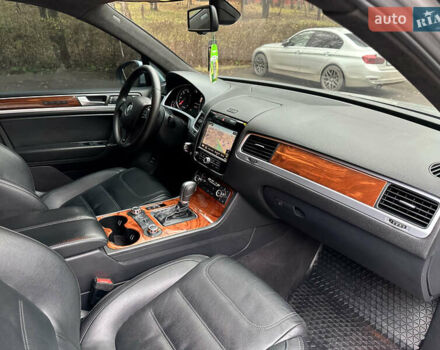 Сірий Фольксваген Туарег, об'ємом двигуна 2.97 л та пробігом 318 тис. км за 17600 $, фото 18 на Automoto.ua