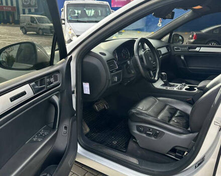 Фольксваген Туарег 2010 в Ковель на Automoto.ua Серый Фольксваген Туарег, объемом двигателя 2.97 л и пробегом 340 тыс. км за 19599 $, фото 5 на Automoto.ua