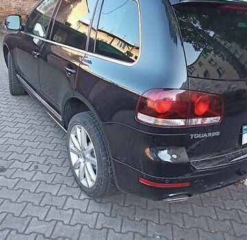 Серый Фольксваген Туарег, объемом двигателя 2.97 л и пробегом 301 тыс. км за 13500 $, фото 9 на Automoto.ua