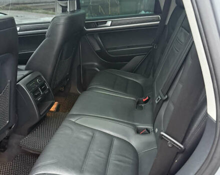 Серый Фольксваген Туарег, объемом двигателя 2.97 л и пробегом 210 тыс. км за 17499 $, фото 13 на Automoto.ua