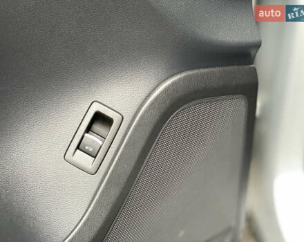 Серый Фольксваген Туарег, объемом двигателя 2.97 л и пробегом 311 тыс. км за 17300 $, фото 52 на Automoto.ua