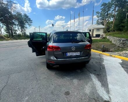 Серый Фольксваген Туарег, объемом двигателя 3 л и пробегом 239 тыс. км за 20000 $, фото 8 на Automoto.ua