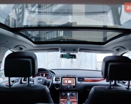 Серый Фольксваген Туарег, объемом двигателя 3 л и пробегом 259 тыс. км за 17000 $, фото 12 на Automoto.ua